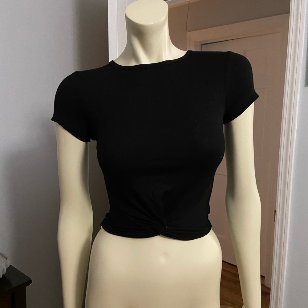 NWT strecthy black tie front crop top size small